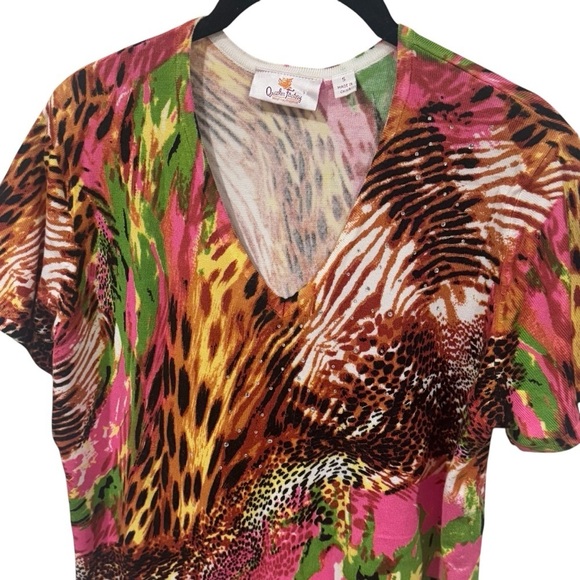 Quacker Factory Leopard and Floral Print Rhinestone V-Neck Blouse Size S - Picture 3 of 10